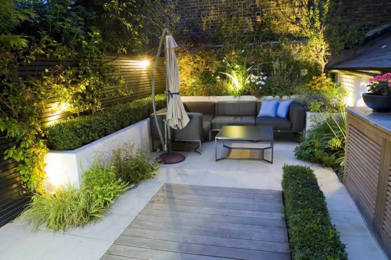 Barnsbury Townhouse Garden by Daniel Shea HomeDSGN Townhouse garden, Small backy